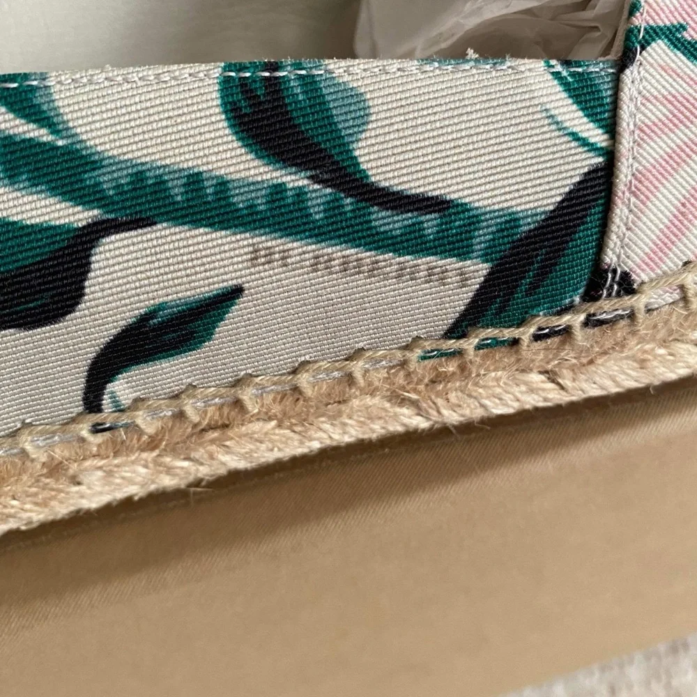 ✨Like New Burberry Floral Hodgeson Flat Espadrille
